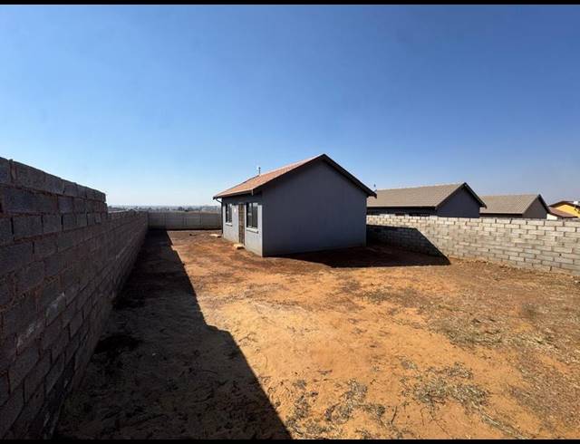 2 BEDROOM HOUSE FOR SALE IN MOHLAKENG